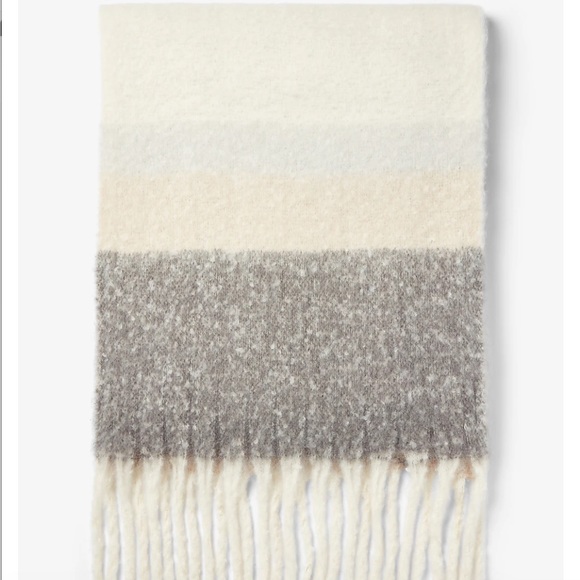 Stripe Brushed Fringe Scarf Express womens accessories NWT Blush Nude co… - Picture 3 of 4